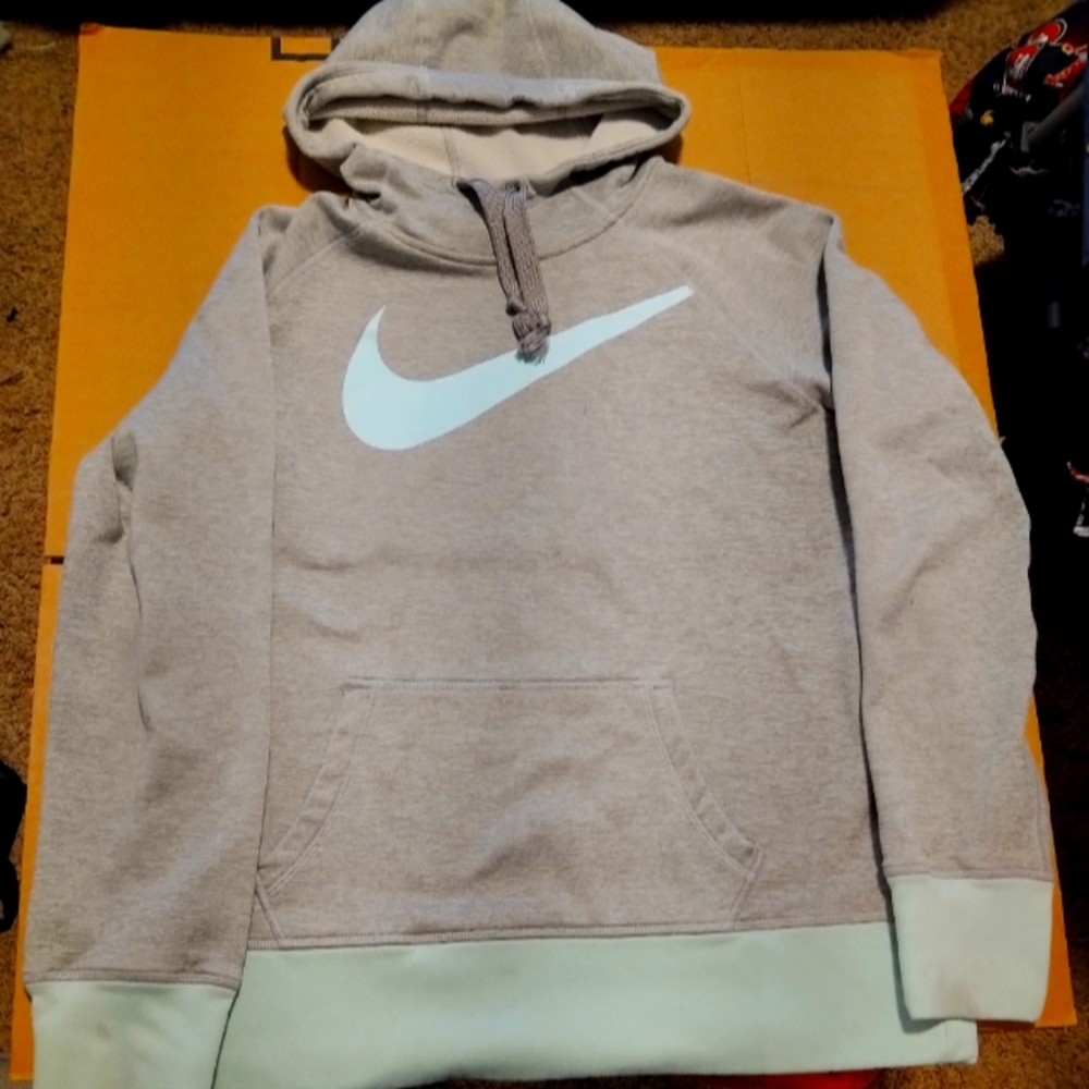 Nike DRI fit pullover